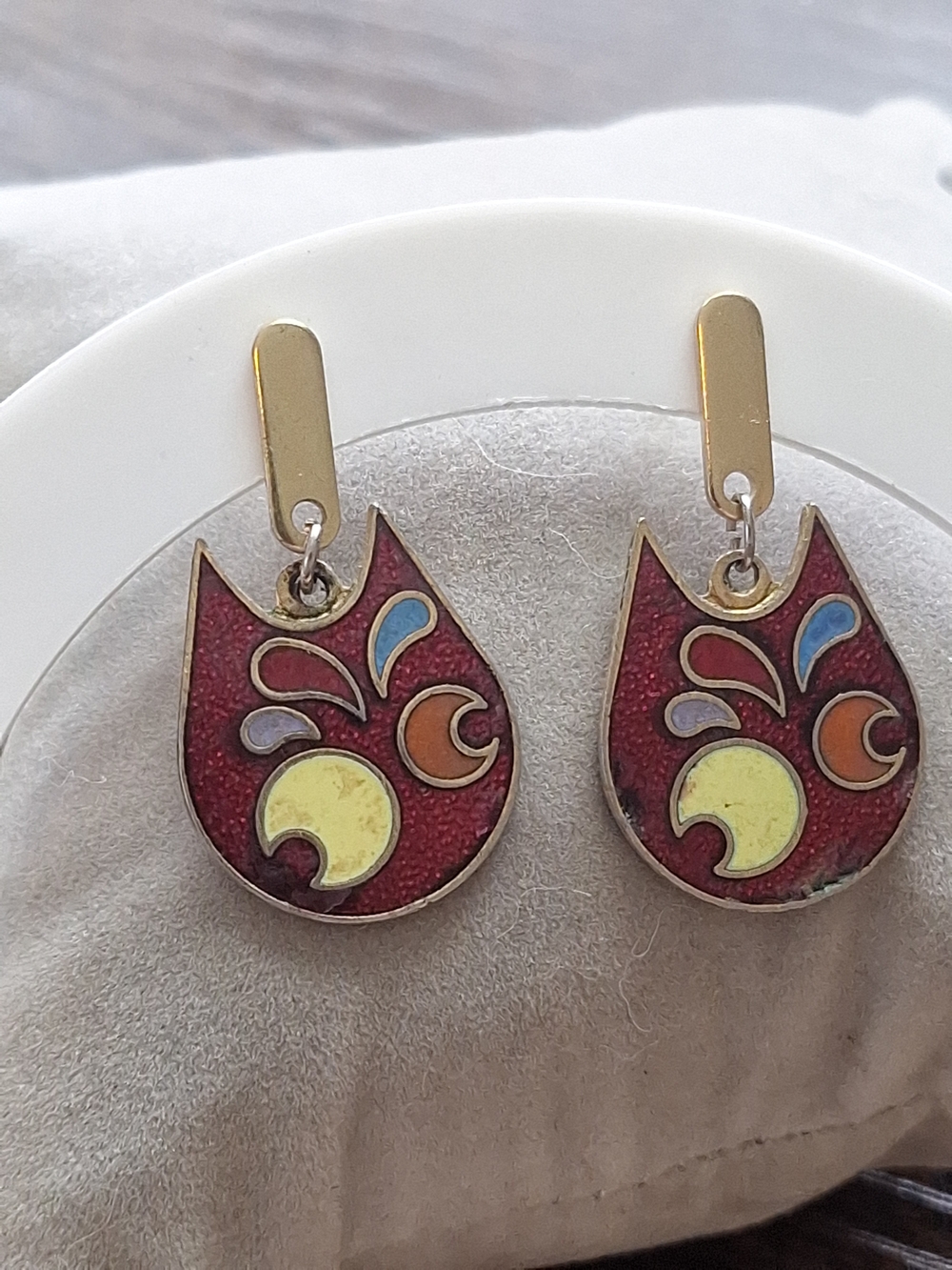 Vintage 1.25" Dangle Pierced Earrings Cloisonne Red Gold Yellow - Picture 2 of 4